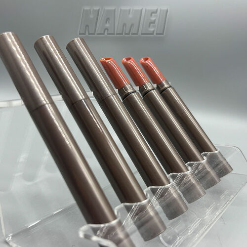 Tin tức công ty mới nhất về Ống bút chì xoắn đa năng Top Pick có tích hợp gọt chì kẻ viền môi, phấn mắt & highlighter